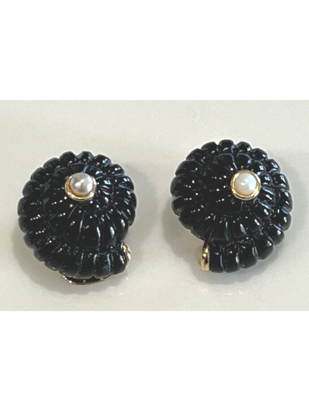 Vintage 70's Replica Made in Italy Black & Gold Shell Clip On W/ Faux Pearl